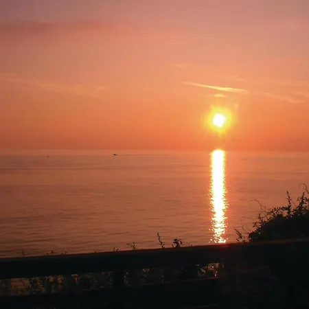 Gorgeous In With House Sea View * Ronne